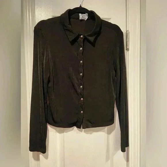 Princess Polly Tops - Princess Polly Black Stretchy Snap Front Long Sleeve Collared Top Size 12